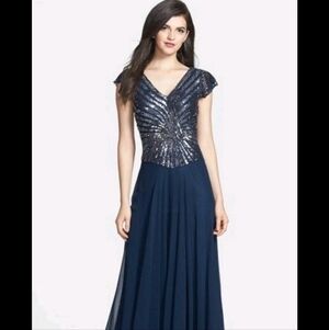 Elegant Navy Sequin V-Neck Evening Dress